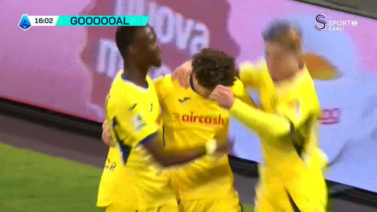 Diego Armando Maradona Stadyumu’nda şok! Martin Frese şık bir vuruşla Verona’yı öne geçirdi. 🤌🏻🤌🏻