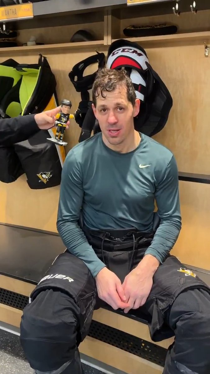 Happy #NationalBobbleheadDay from Geno and his (slightly less handsome) bobblehead. Get yours this Saturday 🎟️: