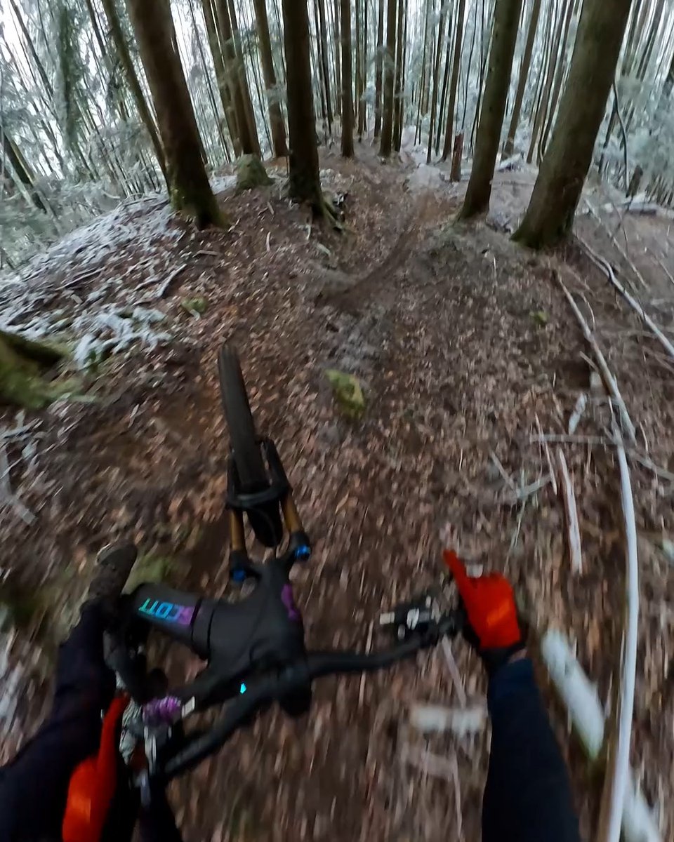 A little snow never hurt anyone, especially Vincent Tupin ๐ฅถ Shot on #GoProHERO13 Black Ultra Wide Edition ๐ ๐ $500 GoPro Award #GoPro #GoProBike #POV #MTB