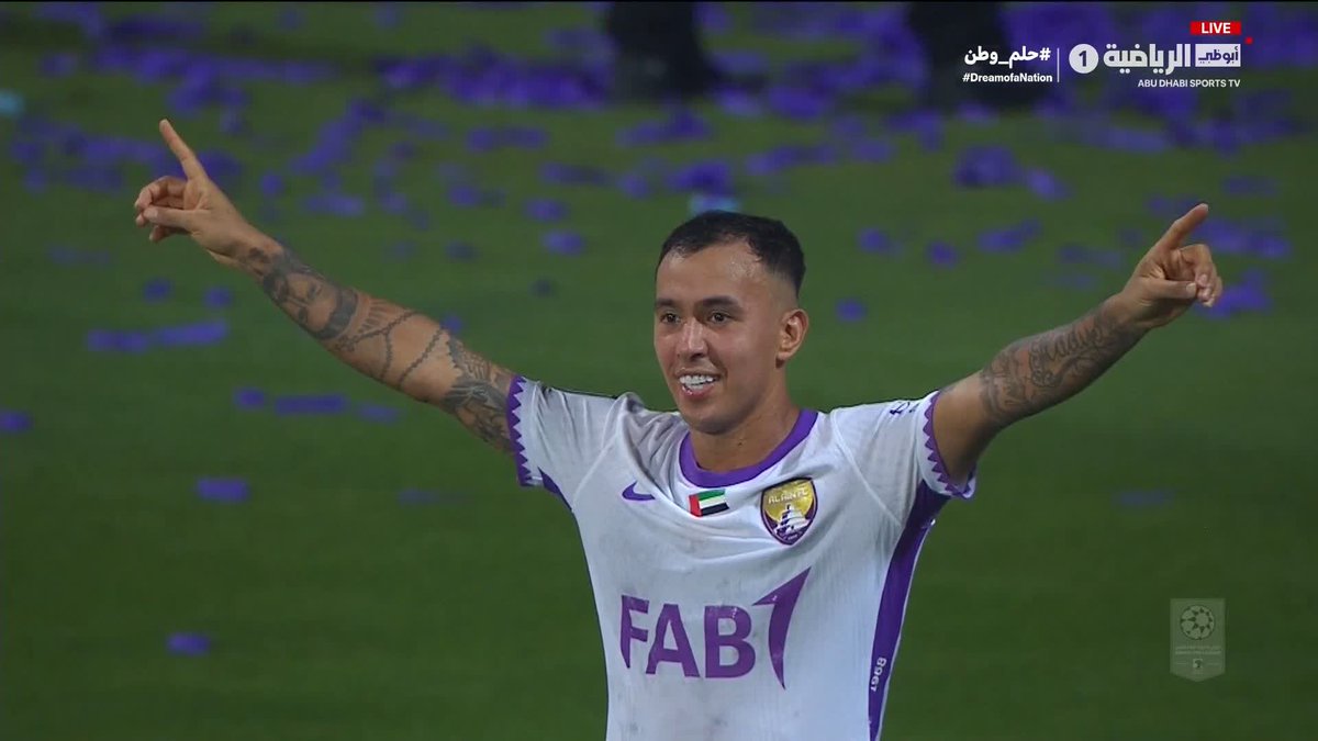 الهدف الوحيد الذي دخل مرمى شباب الاهلي هذا الموسم في الدوري!! حتى هذا الهدف صعب ان تلوم فيه المدافعين وسجله متصدر الدوري. 10 جولات: هدف واحد! رقم صعب جداً..