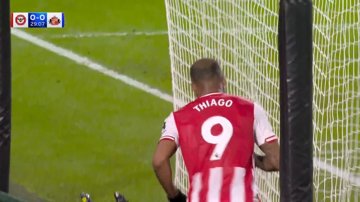 "There's NO stopping this man at the moment" 🔥 Igor Thiago gives Brentford the lead!