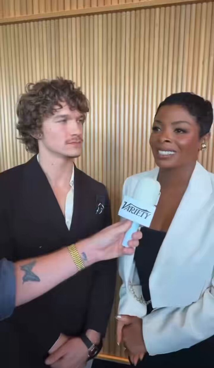 what a weird fucking question, especially with connor right in front of him?? thank god janelle handled it so well but wtf