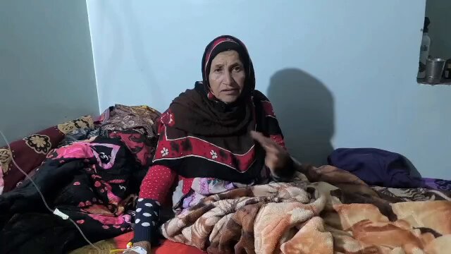 هذه أمٌ مكلومة من الضالع أم شهيد، أخت شهيد، زوجة شهيد عمة وخالة وجدة لشهداء من تحت القصف، من بين الركام وسرير المرض تناشد ضمائركم الصواريخ لا تفرّق بين حجرٍ وبشر أيها العالم، نحن لسنا أرقامًا في نشرات الأخبار نحن أمهات نحمل وجع الأرض وصبرها نريد حق الحياة للجنوب … فقط الحياة.