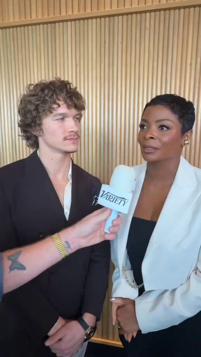 Good for Janelle James not taking the bait and respecting Connor Storrie's work instead of reducing him down to nudity and sex scenes the same way men too often do to women. Would that be a question that a man is asked about a woman standing right beside him? #heatedrivalry Abbott Elementary Variety