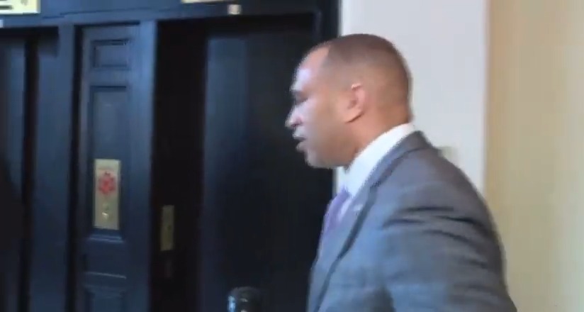 Leader Jeffries: There's no evidence that has been presented to justify the shooting of an unarmed woman in Minneapolis. Kristi Noem has zero credibility. We've got to make sure that the rogue ICE agent who pulled the trigger, resulting in the death of an American citizen, is criminally investigated to the full extent of the law.