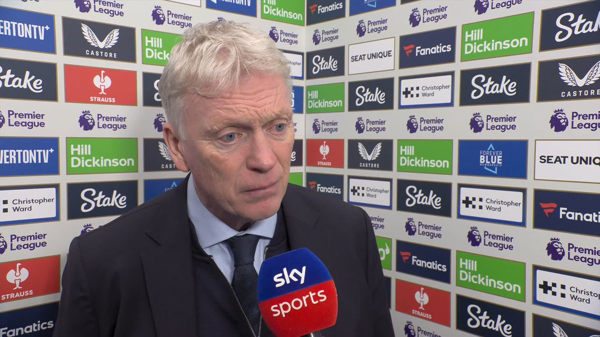 "It's not a deliberate tugging of the hair." David Moyes disagreed with the referee's decision to send off Michael Keane in Everton's draw with Wolves ❌