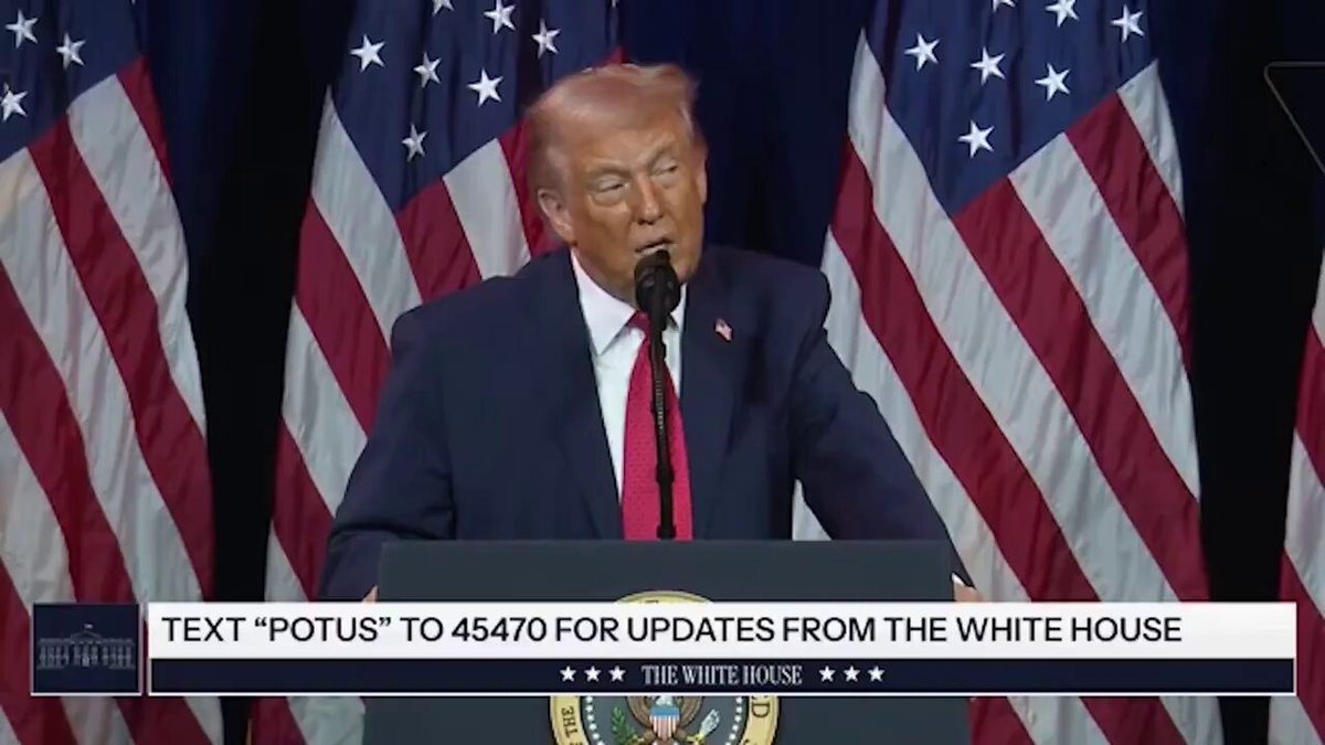 Kein Witz: Das ist JETZT SCHON das Video des Jahres 2026 für mich. Mal sehen was noch kommt. Aber die Pentagon-Marionette #Trump hat dem Steuerberater der City of London #Macron richtig einen mitgegeben &amp; vor der ganzen Welt seine Ehre genommen🤣🤣🤣🍿🍿🍿 Ich teile es nochmal!