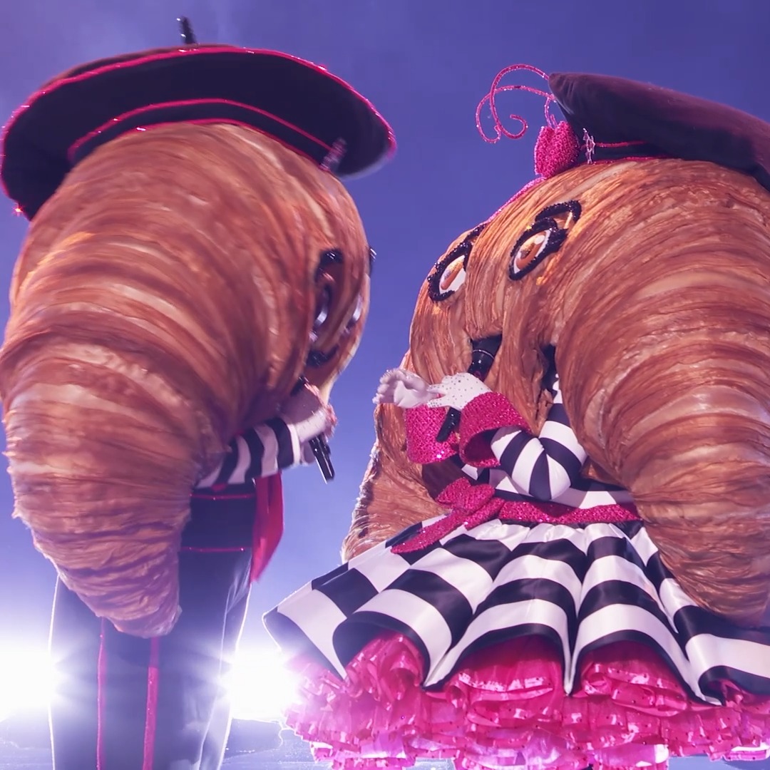 "Butter" believe these two are icons underneath the mask! Who could #CroissantsMask be? 🥐✨ #TheMaskedSinger