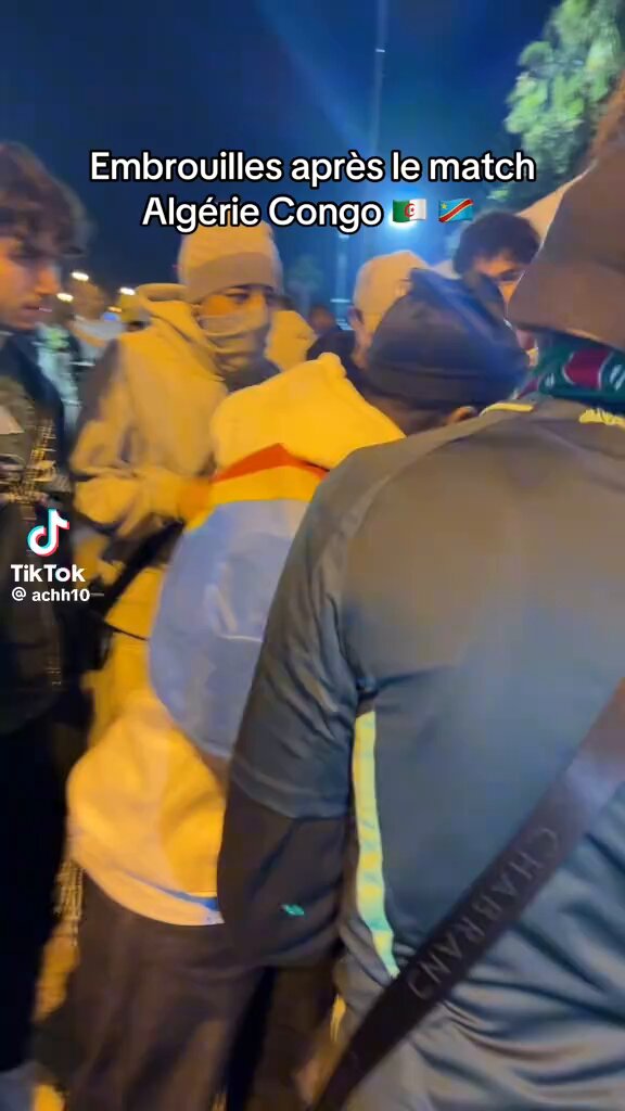 سناغلة يا عبيد البخاري لا تصطادوا في الماء العكر الجزائر 🇩🇿 أكبر منكم و أكبر من مكائدكم الجزائر معروفة بتاريخها الزاهر و ببطولاتها الزاخرة ...نباحكم 🐕🇲🇦 لن يضرها لكن يجلب لكم الفضائح و الصفعات و تكونو أضحوكة بين الأمم 👌