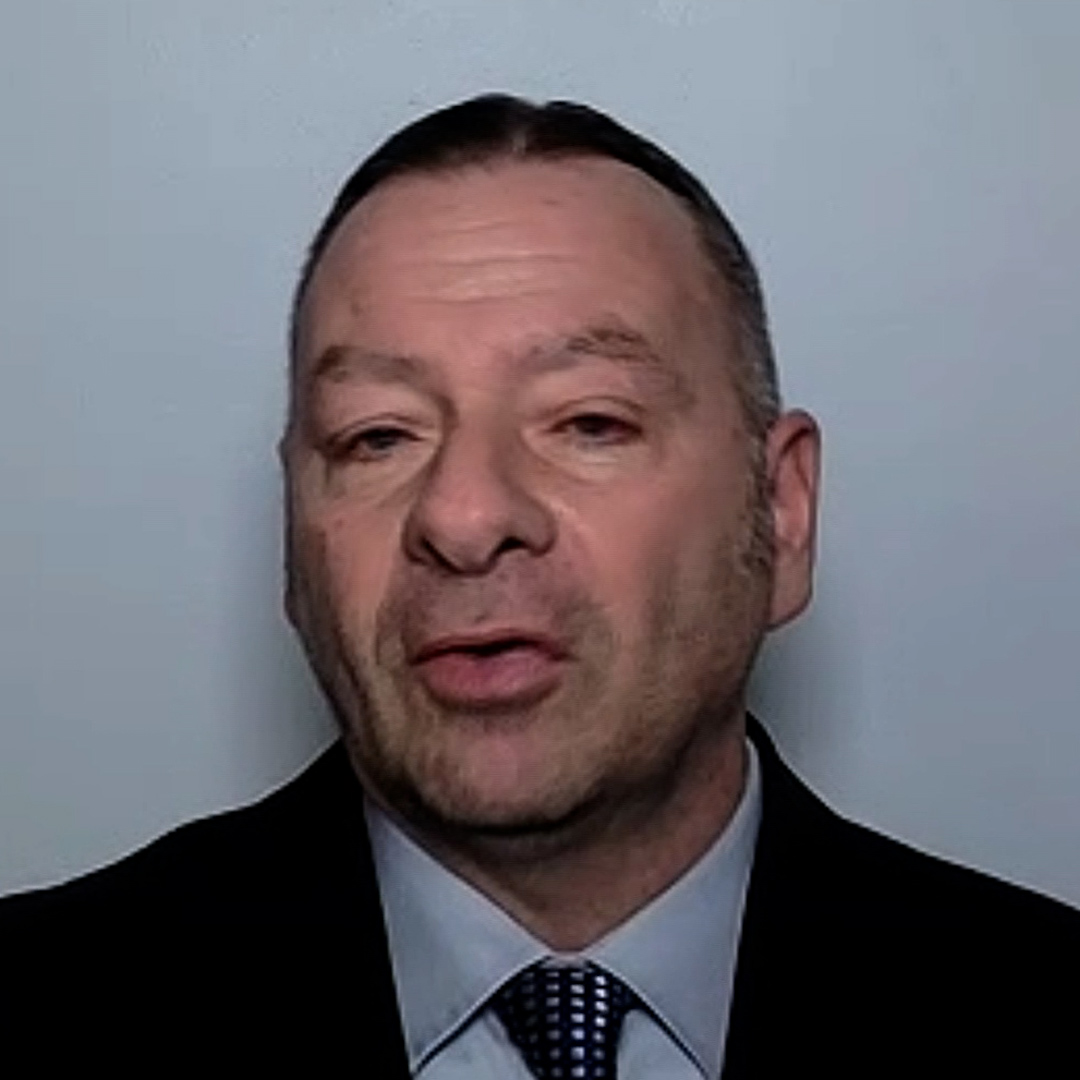 'Remove the politics, see what the physical evidence is.' Former secret service agent Barry Donadio Official Page defends the ICE officer who shot and killed a woman in Minnesota.
