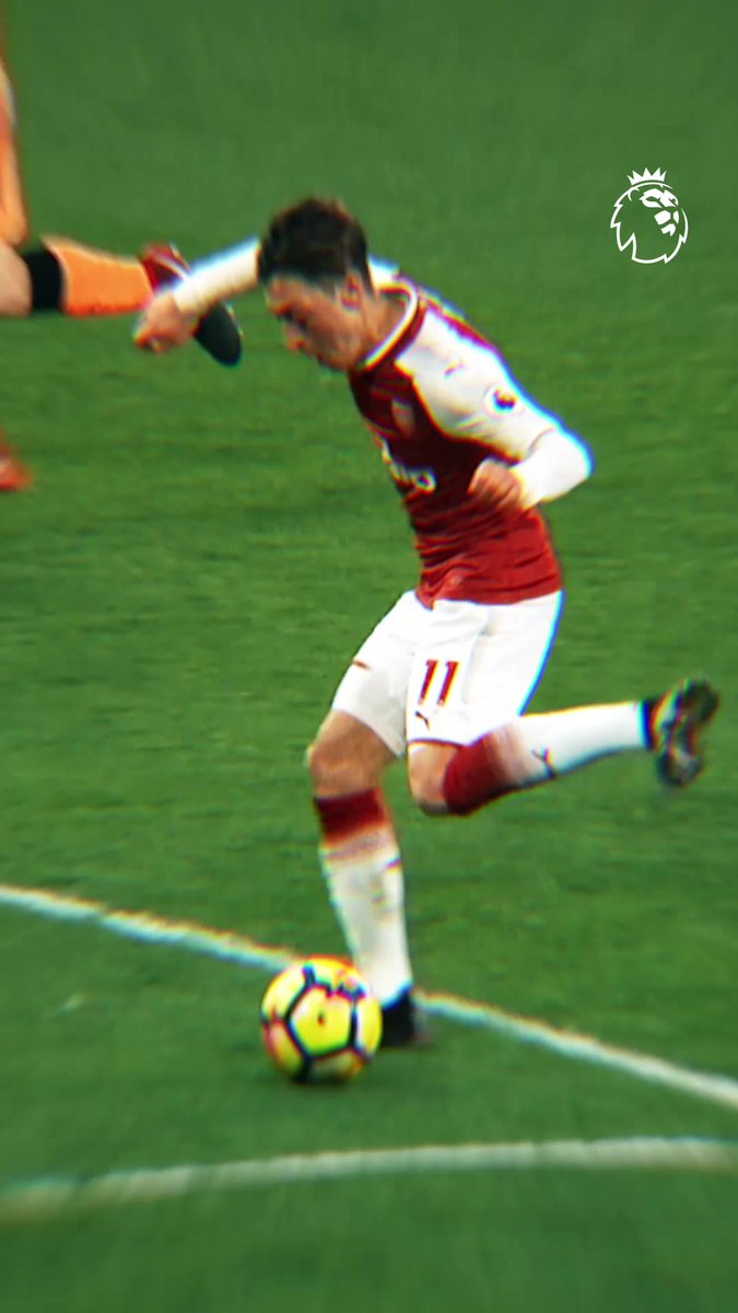 The Mesut Özil Chop™️ against Liverpool in 2017/18 🥢