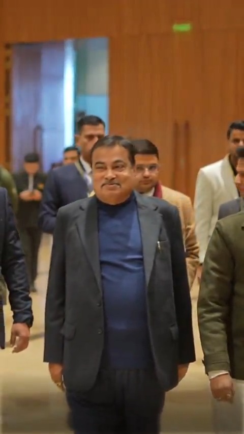 📍𝑵𝒆𝒘 𝑫𝒆𝒍𝒉𝒊 Chaired the Annual Meeting of Transport Ministers from all States and Union Territories in New Delhi today. The meeting witnessed constructive deliberations on key issues including road safety, passenger and public convenience, ease of doing business, and automobile regulations. As transport is a Concurrent Subject under the Constitution, close coordination between the Union and State Governments is essential. Such regular interactions are vital to ensure policy alignment, strengthen cooperative federalism, and deliver efficient, safe, and citizen-centric transport solutions across the country. Ajay Tamta Harsh Malhotra