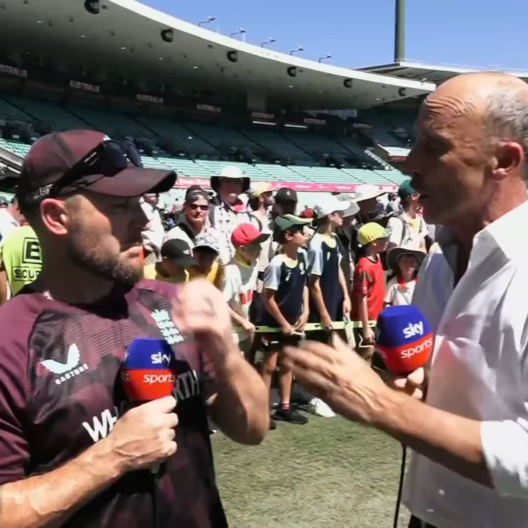 Brendon McCullum takes offense to a very fair question from Nasser Hussain. I think all of Australia would be happy if McCullum stays on and England continue to play this brand of cricket. #Ashes