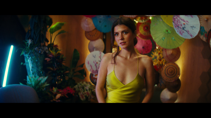 Netflix映画 『あなたとわたしの夏の旅』 1月9日独占配信スタート! テイラー・スウィフトの音楽が彩る 本編映像をお届け🍹 自由奔放なポピーと 計画好きなアレックス ふたりの夏の旅が始まる。 #あなたとわたしの夏の旅