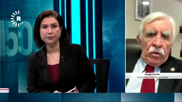 #VÎDEO - Êrişî taxên Kurdan ên li Helebê, Şêx Meqsûd û Eşrefiyeyê tê kirin Parlamenterê DEM Partiyê Cengîz Çandar: 🎙 ❝Dixwazin HSDyê û Kurdan ji Helebê derxin❞ 🎙 ❝Birêz Mesûd Barzanî û Mesrûr Barzanî jî qal kir ku ev paqijiyeke etnîkî ye❞ 🎙 ❝Sala 2018an jî Tirkiyeyê li Efrînê operasyonek da destpêkirin û niha jî heman tiştî li Helebê dikin❞ 🎙 ❝Dixwazin rojavayê Feratê ji Kurdan paqij bikin❞