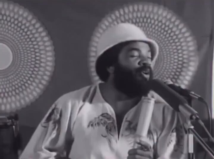 "Mona Ki Ngi Xica" by Bonga — live in Angola, 1978. A father’s farewell turned anthem of resistance and hope, from one of Angola’s most iconic voices.