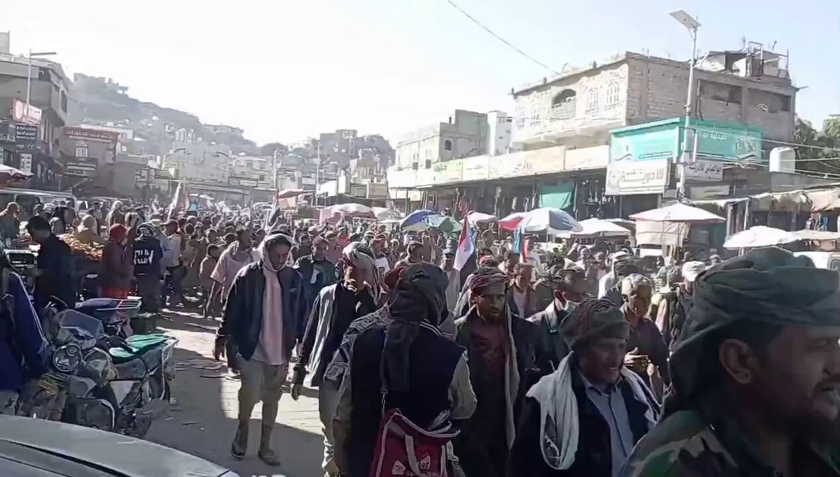 انطلقت شرارة الثورة للمارد الجنوبي والتي لن يوقفها احد وستكون في كل ربوع الجنوب بعد ان هانة المملكة شعب الجنوب بتعاليها والنيل من رمزنا الاول القائد عيدروس صبركم يا اوباش