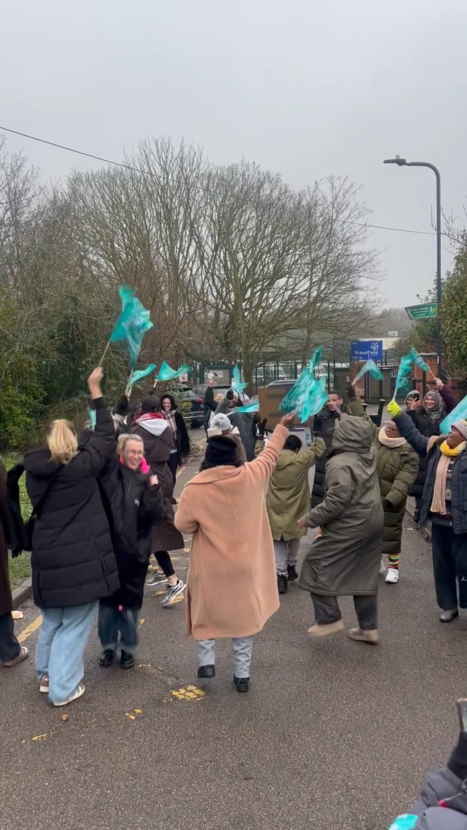 Our members at Woodfield School who are striking over cuts to TAs' hours, proving that being on the picket line at 8 in the morning doesn't have to boring! #SaveEducation
