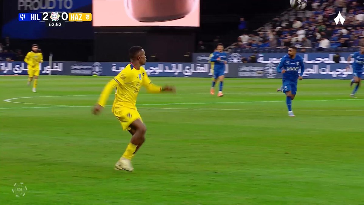 #الهلال_الحزم فضيحة تحكيمية … بلنتي لا يوجد مبرر لعدم احتسابه الشد واضح وصريح .. والتقنيات موجودة صدارة مخجلة