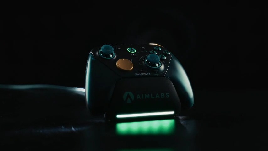 We've partnered with GameSir on the very first Aimlabs Edition controller 🎯 Introducing the GameSir G7 Pro 8K Aimlabs Edition 🎮 ⚡ Up to 8000Hz polling rate 🧲 GameSir MAG-Res sticks + Hall Effect triggers 🛠️ Swappable faceplates and buttons Built for precision. Designed for aim training. Tuned for performance. More details coming soon 👀