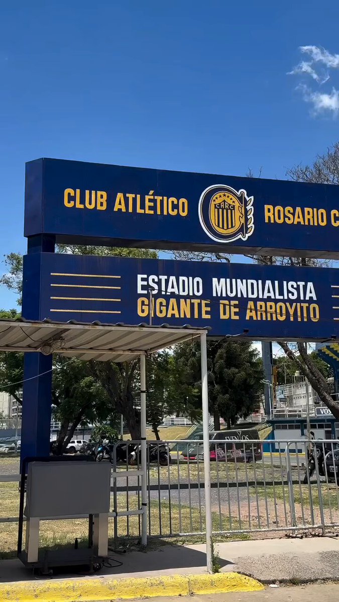 LUCES TRANSELEC Se realizó la entrega de la nueva iluminación para el Estadio de #RosarioCentral con proyectores ArenaVision LED (Philips), para iluminación deportiva de alta especificación. Proporcionan calidad de luz extraordinaria, buena gestión térmica y prolongada vida útil.
