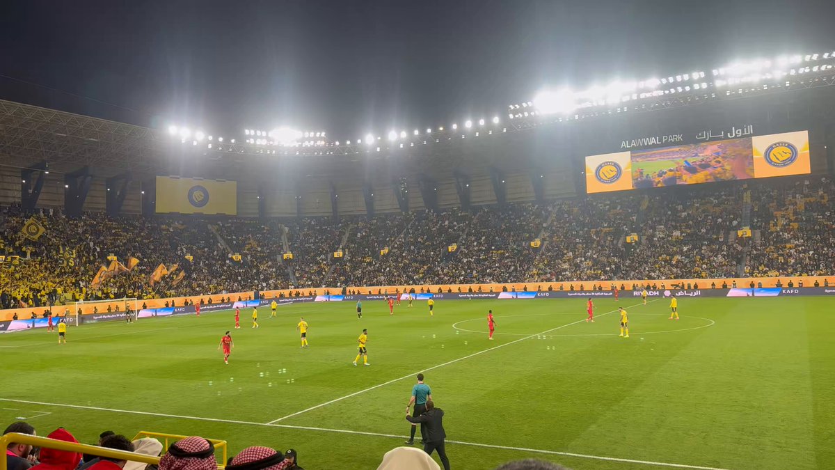 شمس #النصر في الملعب "شارزقة"💛 #النصر_القادسية