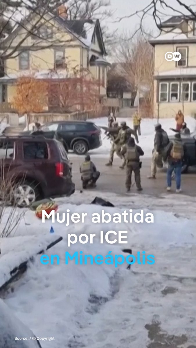 Manifestantes chocan con la policía en EE. UU. tras la muerte de una mujer por agente de migración Un agente de inmigración disparó y mató en Mineápolis a una mujer de 37 años el miércoles durante un operativo de los agentes de migración, ICE. El incidente desató la indignación entre la población, líderes y autoridades locales. Sin embargo, el presidente de Estados Unidos, Donald Trump, afirma que el oficial actuó en defensa propia. /cq