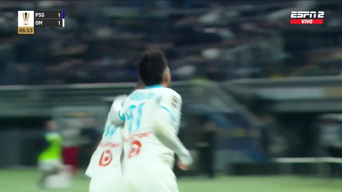 "Willian Pacho" Por este gol en contra que hizo para la ventaja parcial del Olympique de Marsella por 2-1 ante el PSG en la final de la Supercopa de Francia. Mirá lo que hizo el ecuatoriano hijo de re mil puta.
