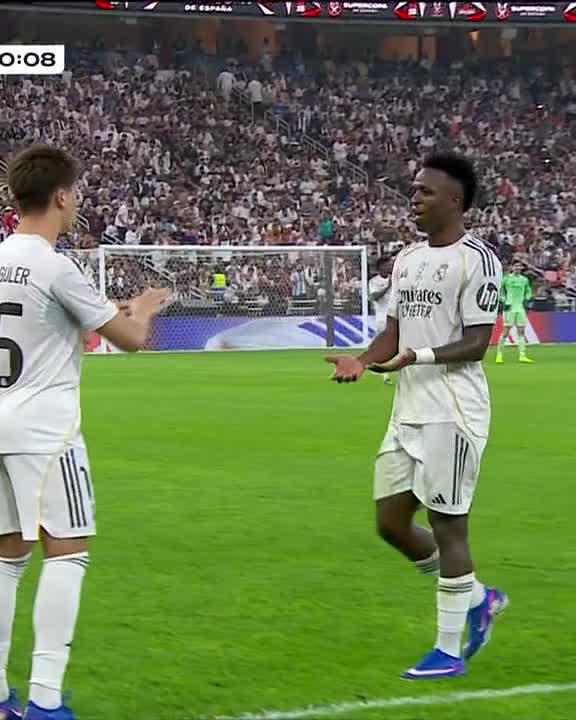 Diego Simeone and Vinicius Jr. appeared to exchange words as Vini was subbed off.