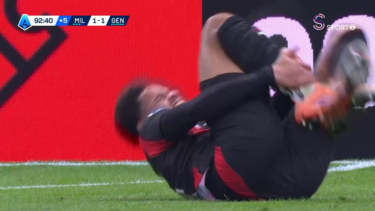 Milan bu pozisyonda penaltı bekledi ancak karar devam! Sizce karar doğru mu? 🤔
