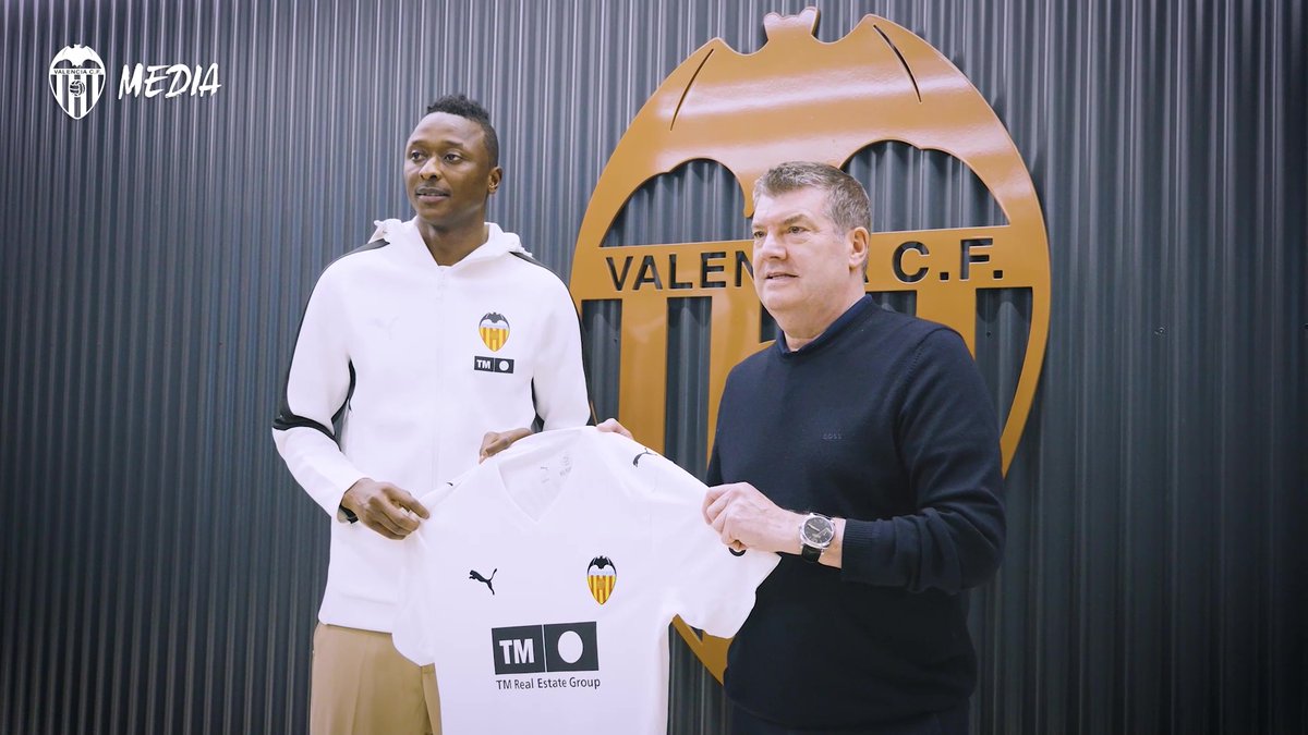 💬 Sadiq: "Quería volver al Valencia CF, es el mejor sitio en el que puedo estar. Tanto el Club como yo hemos hecho todo lo posible por hacerlo realidad" 🎙️ Primeras declaraciones del nuevo delantero del Valencia CF #BenvingutSadiq #ADNVCF