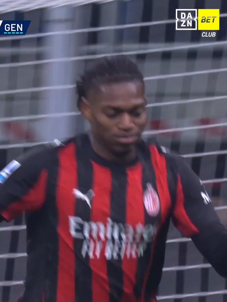 Colombo segna ma non esulta 🤐 Leao la riprende al 92esimo 🏄‍♂️ Stanciu manda il rigore alle stelle ☄️ #MilanGenoa #SerieAEniLive #DAZN