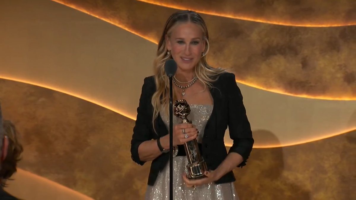 From feeling inspired by The Carol Burnett Show growing up, to receiving one of television’s highest honors, Sarah Jessica Parker takes the #GoldenEve stage to accept the renowned Carol Burnett Award. 👏