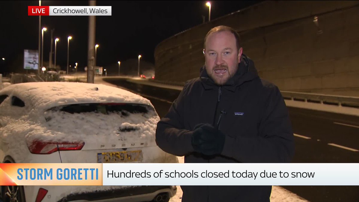 🟠 Abandoned vehicles, homes without power, and school closures Sky correspondent Dan Whitehead reports on the latest damage done by Storm Goretti in Wales 👇 📺 Sky 501, Virgin 602, Freeview 233 and YouTube