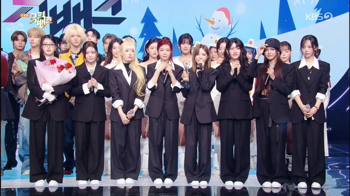 🏆 Today, SAY MY NAME celebrates their very first music show win on Music Bank with “UFO (ATTENT!ON)” — an incredible milestone just 1 year and 3 months after debut! Huge congratulations! 🎉 #SAYMYNAME1stWin #UFO1stWin #SAYMYNAME #세이마이네임 #セイマイネーム (260109)
