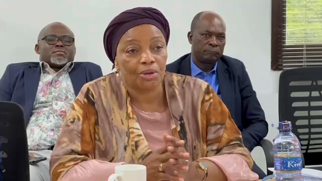 #Burundi : au sujet de l’identification des réfugiés congolais , le gouvernement congolais insiste sur un processus qui ne devra donner lieu à aucune infiltration. La ministre des actions sociales et actions humanitaires Eve Bazaiba l’a dit à la représentante pays de l’Le HCR au #burundi, Brigitte Mukanga Eno Eno.
