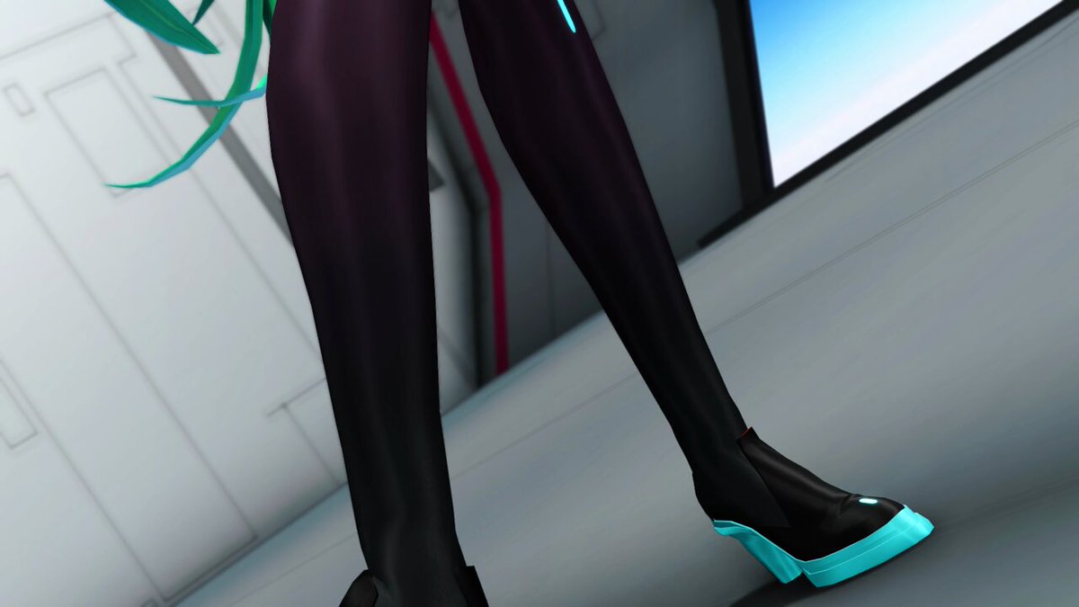 ミクさん、新しい💻ください (-ω-)/💸