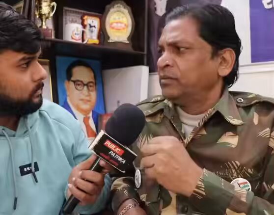 بھارتی ہندو فوجی نے اپنے مندر پر لعنت بھیج کر اسلام زندہ باد کا نعرہ بلند کر دیا جس نے پورے بھارت میں آگ لگا دی ہے ✅👇🏼🦾 میں لعنت بھیجتا ہوں ایسے مندر پر جہاں ہمارے سماج اور قوم کے لوگوں کی عزت نہیں ہوتی ❌🖐🏿 اسلام زندہ باد تھا، اسلام زندہ باد ہے اور اسلام زندہ باد رہے گا ✅❤️🦾