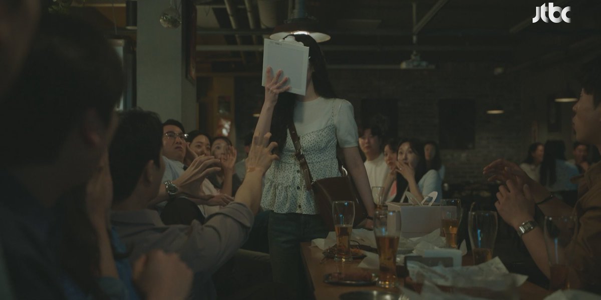Dahyun threatening the sleazy man who stole Siwoo's girlfriend with a cake, but smashing it in her own face instead 😭