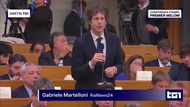 - Presidente, lei aspira al Quirinale? È una mamma al servizio delle istituzioni? - Io vorrei essere pagata per lavorare con Fiorello L'imbarazzo della scelta tra la domanda e la risposta, ma anche solo l'imbarazzo