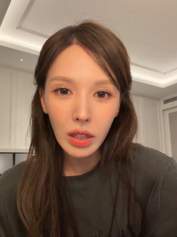 wendy: i'm following yeji's ig?? i am???? maybe i clicked it by mistake.... i do watch her videos, maybe my thumb slipped away by mistake.. so i'm following my members, youngstreet acc and yeji's fanaccount?? AHAHAHAHHAHA someone told her that it was during itzy's debut 🤣🤣🤣🤣🤣