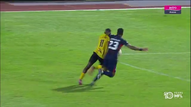 Insiden yang melibatkan Joseph Esso dan Eddy Israfilov. #LigaSuper2526 #DemiLigaKita