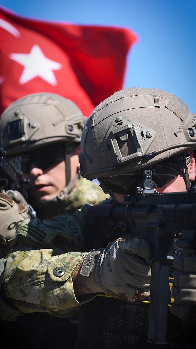 Kahraman Türk ordusunun en özel askerlerini, en çağdaş sistemle eğiten Milli Savunma Üniversitesi, geleceğin komutanlarını bekliyor. Milli Savunma Üniversitesi Askerî Öğrenci Aday Belirleme Sınavı (2026-MSÜ) başvuruları devam ediyor. Başvurunuzu 29 Ocak 2026 tarihine kadar internet adresinden yapabilirsiniz. #MilliSavunmaÜniversitesi #MSÜ #AskeriOkul #Subay #MSÜ2026