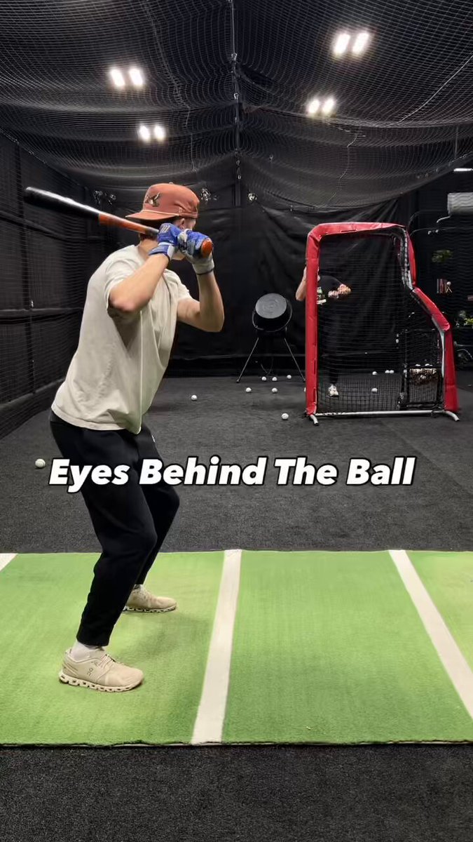 👀 Eyes Behind The Ball 👀 When they drift out front, your head pulls, chest flies open, and the barrel cuts across. Stay behind it. See it longer. Work through contact. Head &amp; eyes down. Think see it deep and stay behind it. @westonrandolph23 | Noble 2026 / Hutchinson Blue Dragon Baseball