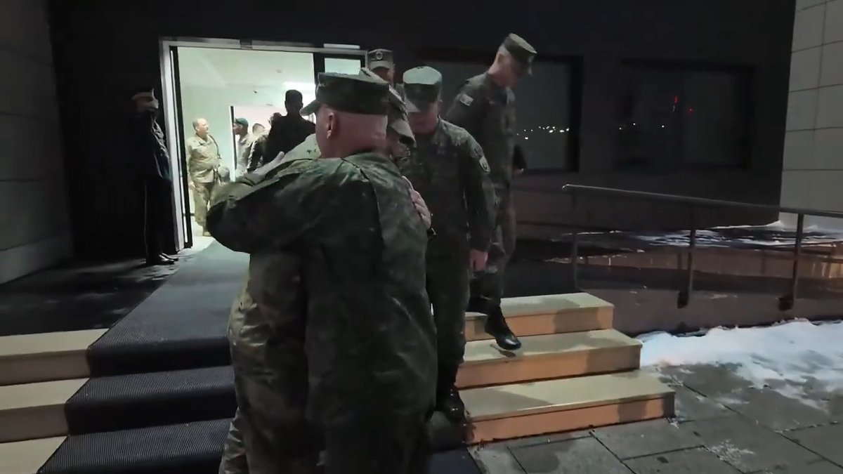 The Director of the US Army National Guard, Lieutenant General Jonathan Stubbs visits Kosovo. 🇽🇰 🇺🇸