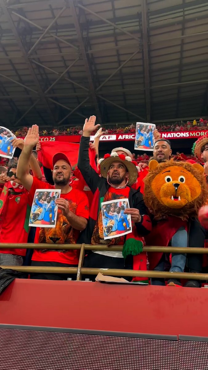 🇲🇦🇨🇩 Hommage des supporters marocains à Lumumba
