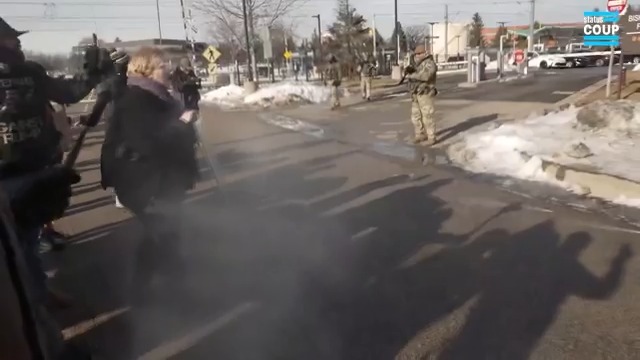 🚨BREAKING: ICE is shooting pepper balls at unarmed Minneapolis protesters outside federal building on day 3 of protests following Renee Nicole Good. WE'RE LIVE NOW ⬇️