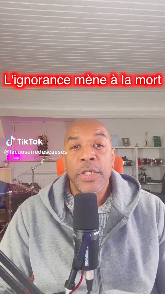 Il est temps de dire les choses sans détour. Pour les agriculteurs, comme pour tant d’autres professions aujourd’hui dans la rue, le Frexit n’est plus une option, c’est la seule solution. On ne peut pas défendre nos paysans, nos artisans, nos pêcheurs ou nos transporteurs tout en restant enfermés dans un système européen qui détruit la souveraineté, impose des accords comme le Mercosur, et organise une concurrence déloyale mortelle. Quant aux députés européens qui sortent leurs écharpes tricolores pour expliquer qu’ils ont « tout fait », c’est une comédie. Leur projet politique est fondamentalement contraire à la souveraineté de notre pays 🇫🇷. Ils mentent. Ils consolent. Mais ils n’agissent pas. On ne sauvera ni l’agriculture française, ni nos métiers, en aménageant les chaînes. 👉 Il faut les briser. Le Frexit est la condition de la survie. Le reste n’est que discours.