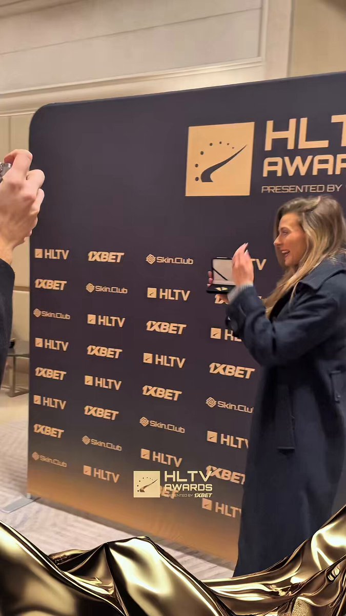 🏅 Freya receiving her finalist medal #HLTVawards