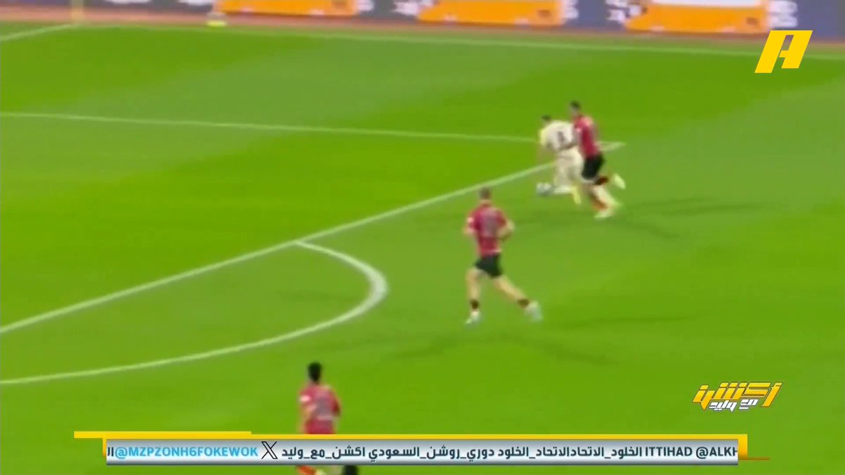 محمد فودة: طرد لاعب الخلود صحيح بسبب إهماله ومنعه لفرصة محققة ، كريم بنزيما لاعب الاتحاد لم يُسقط نفسه سمير عثمان: تلامس بسيط من المدافع تسبب في تصادم قدمي بنزيما #الاتحاد_الخلود مجاناً على MBC شاهد برنامج #أكشن_مع_وليد يومياً الساعة 11:00 مساءً بتوقيت السعودية على #MBCAction لمتابعة البث المباشر